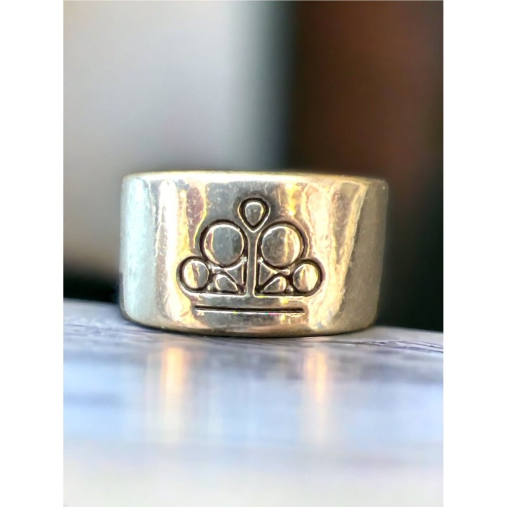 Ladies Stretchy Silver Band Ring with Crown